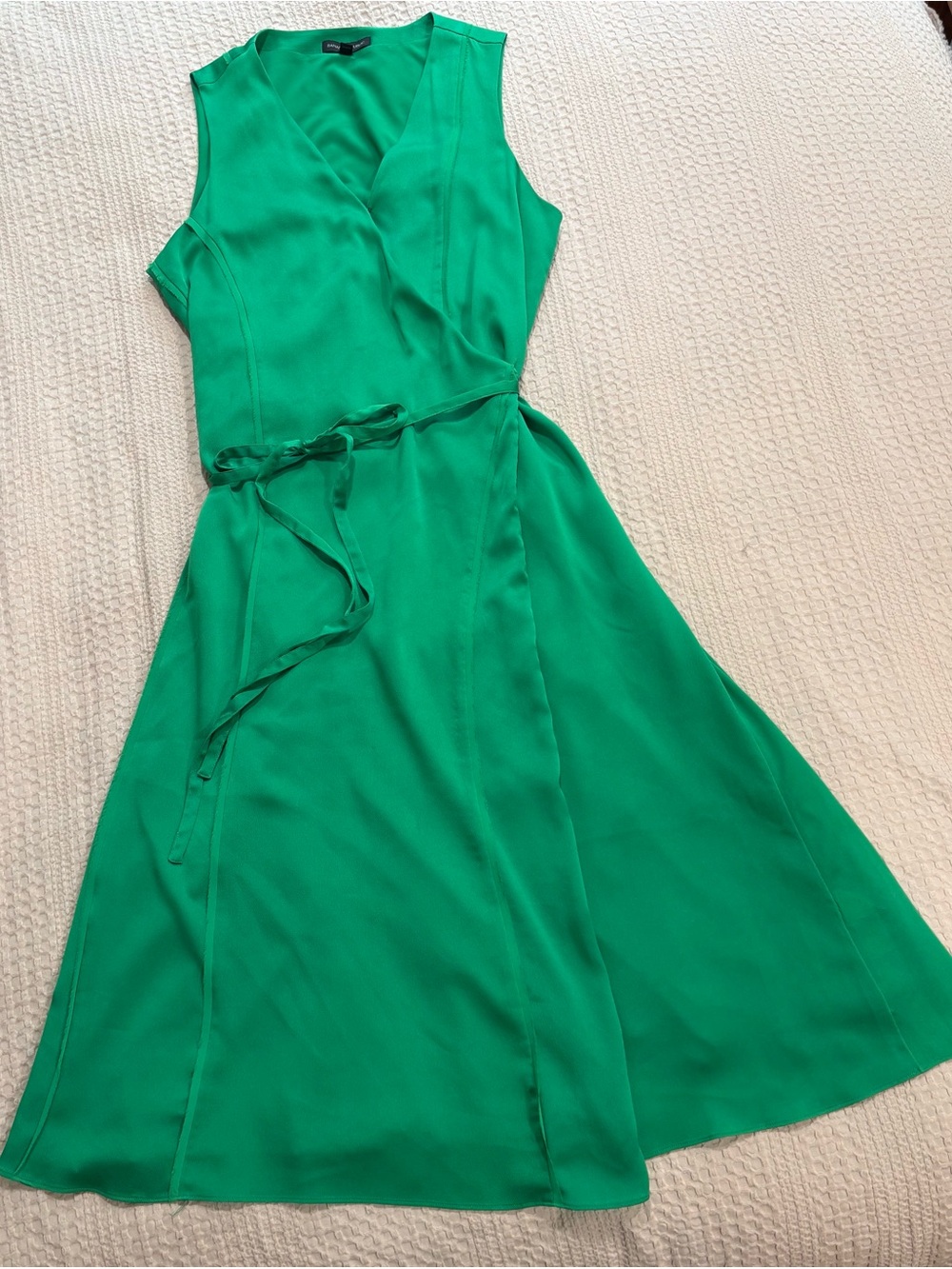 👗👗 Banana Republic Emerald Green Sleeveless Wrap Midi Dress Size Large. 👗 👗